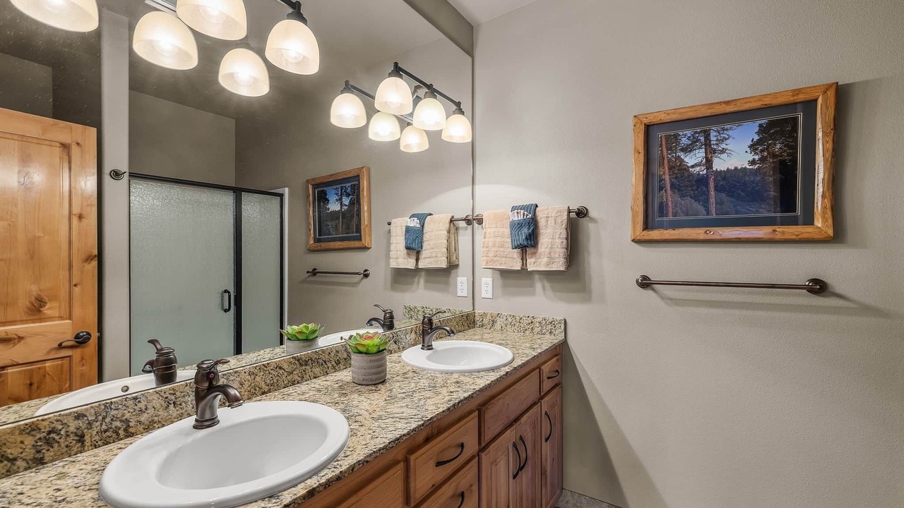 Photo of Bathroom in Sunriver