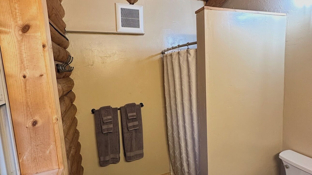 Photo of Bathroom in Chiloquin