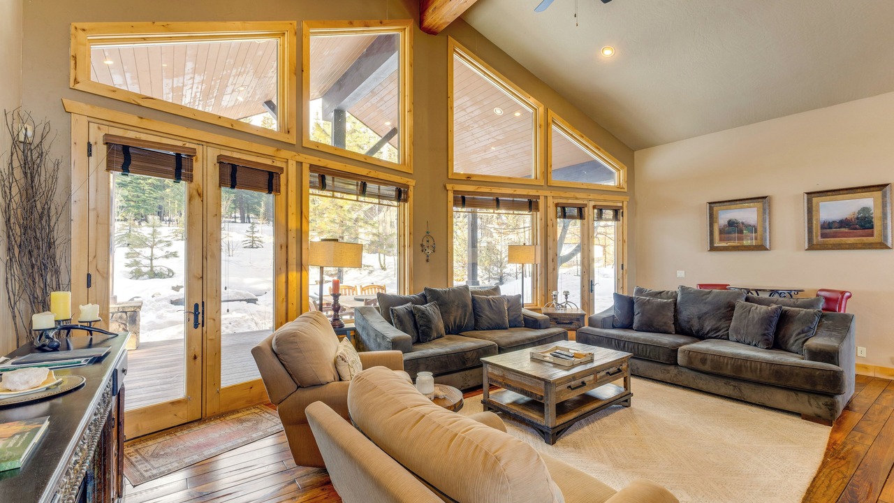 Photo of Livingroom in Tamarack