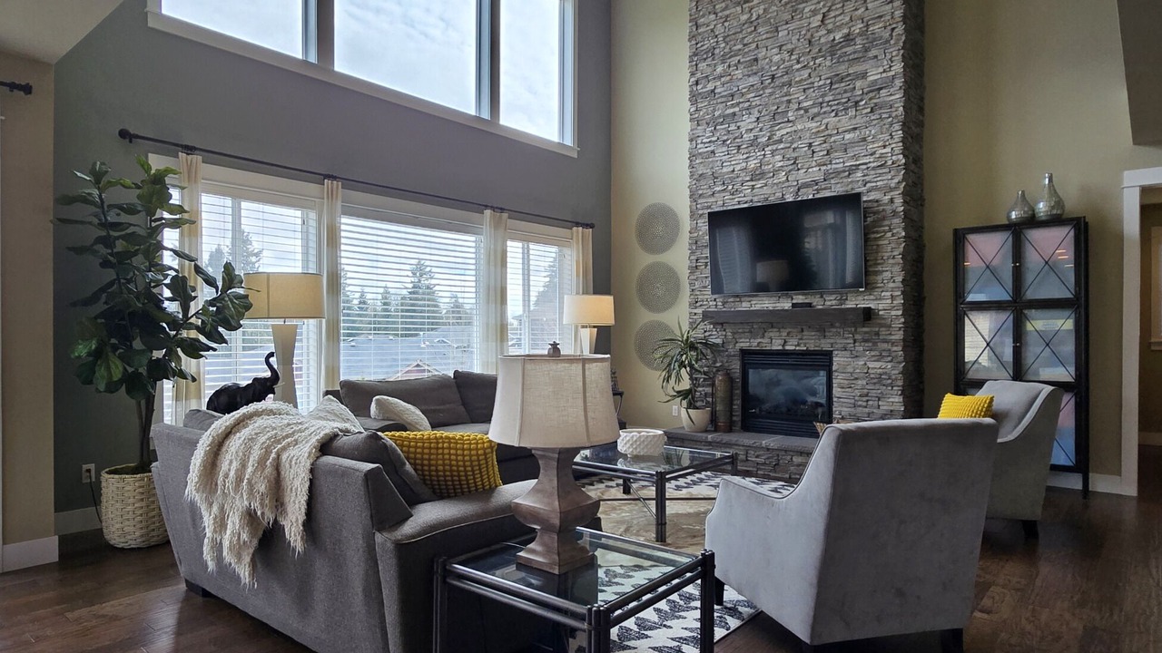 Photo of Livingroom in Inglewood-Finn Hill