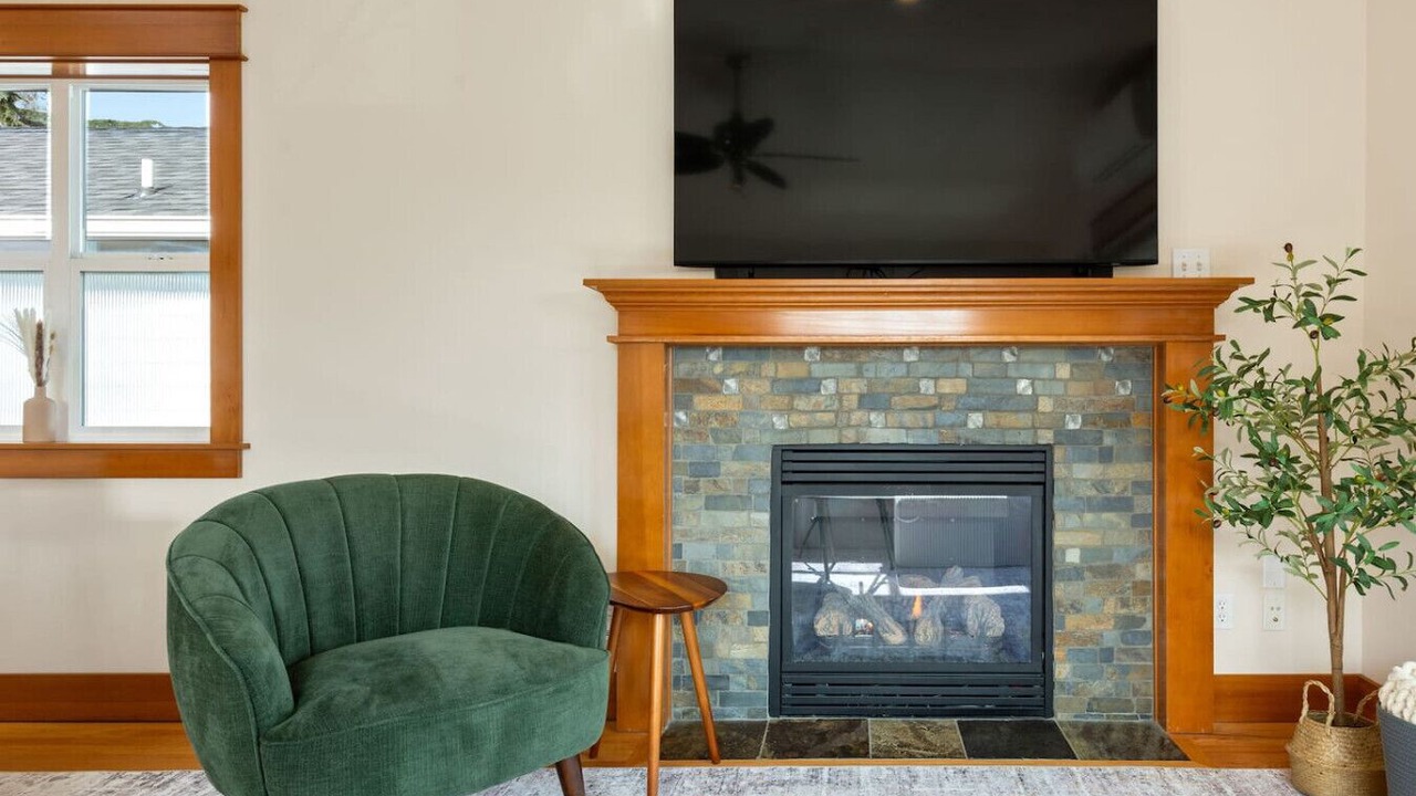 Photo of Livingroom in North Admiral