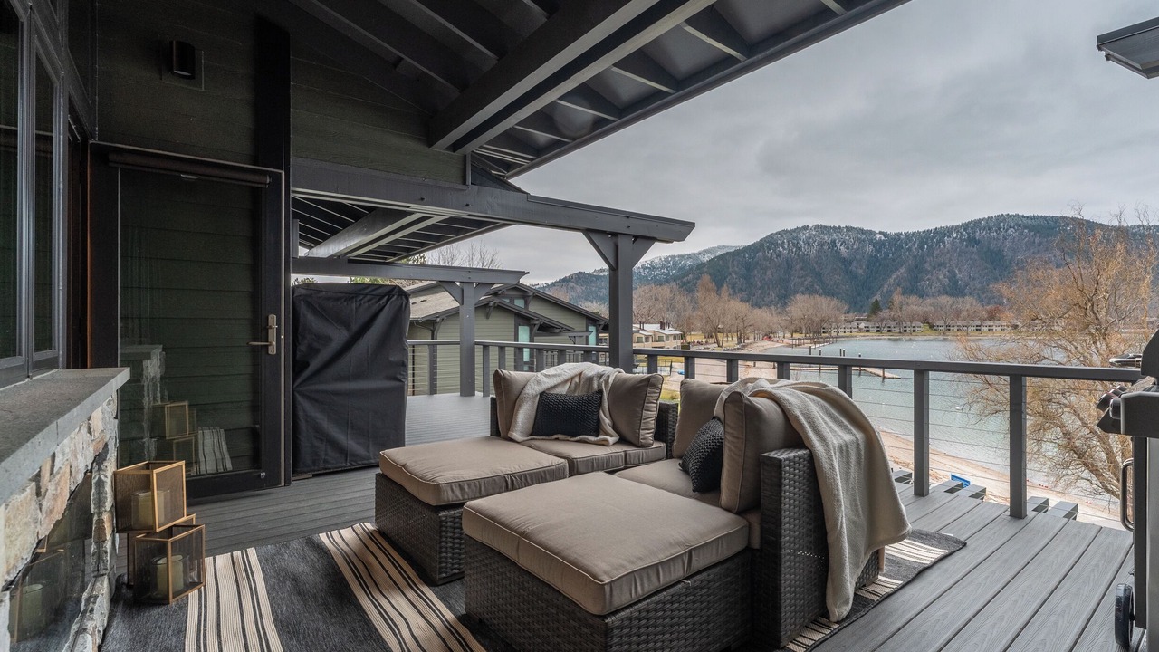 Photo of Patio Balcony in Wapato Point