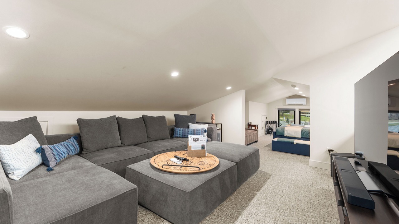 Photo of Livingroom in Wapato Point