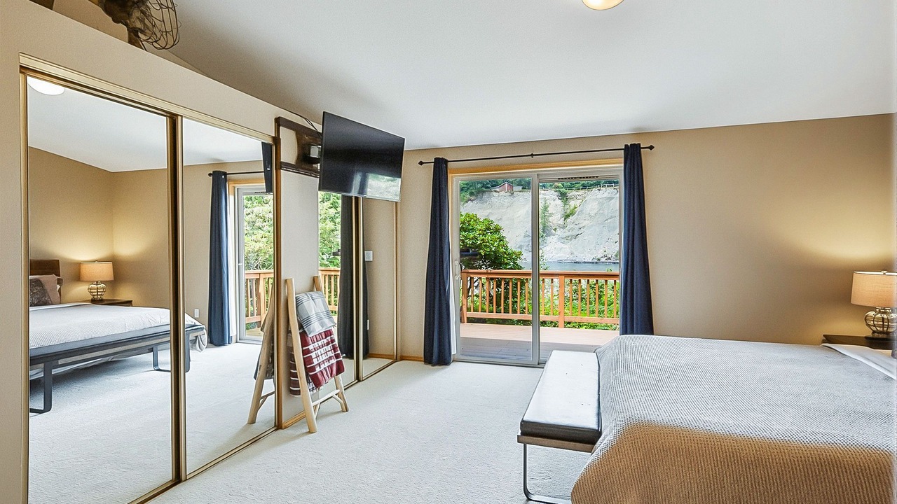 Photo of Bedroom in Gold Bar
