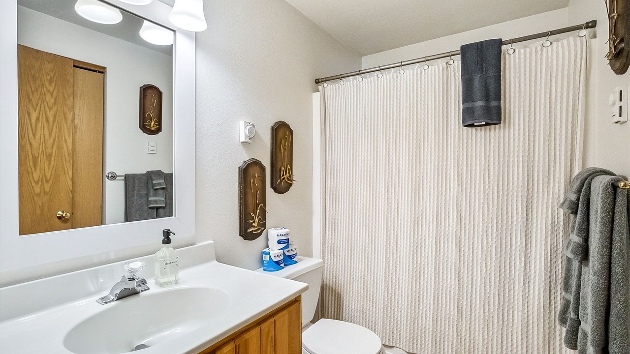 Photo of Bathroom in Gold Bar