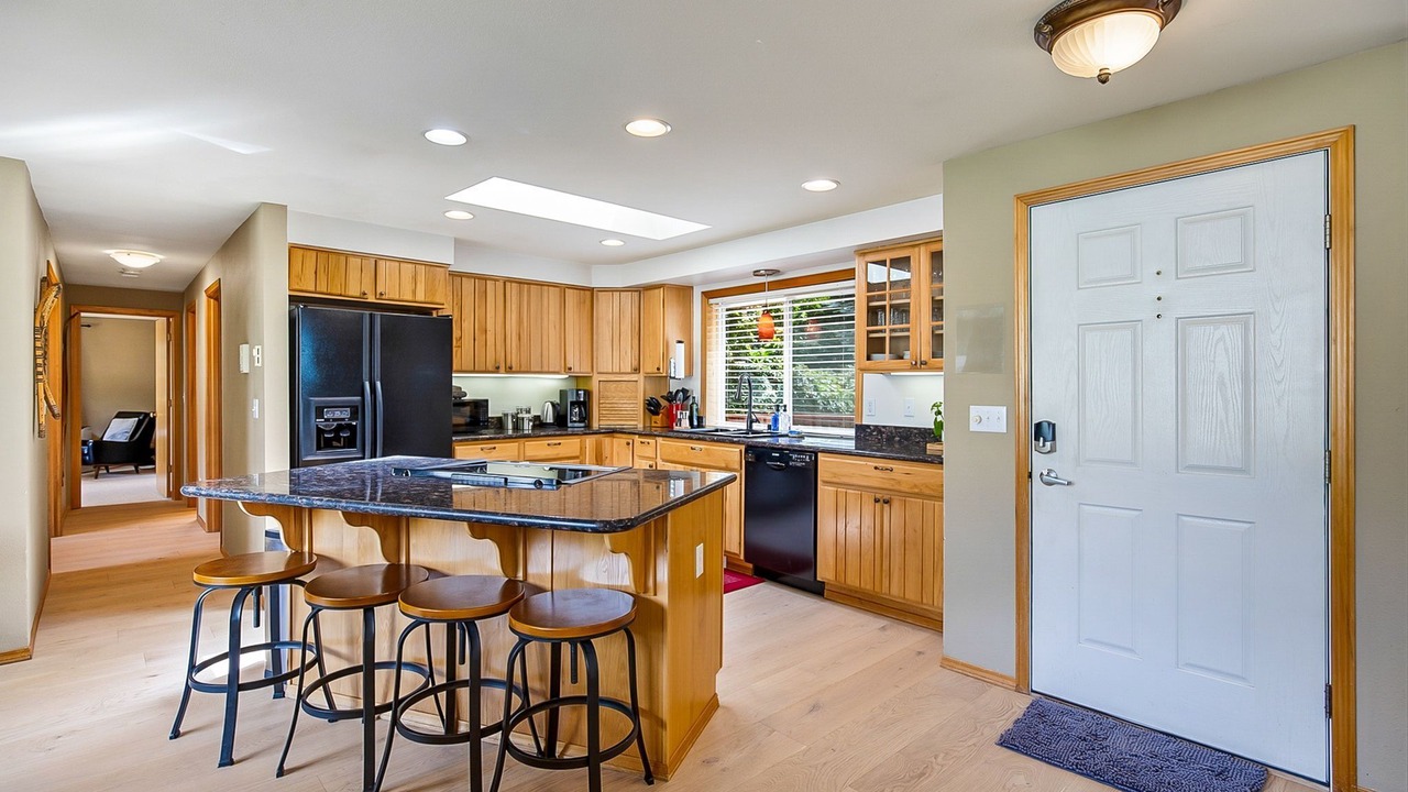 Photo of Kitchen in Gold Bar