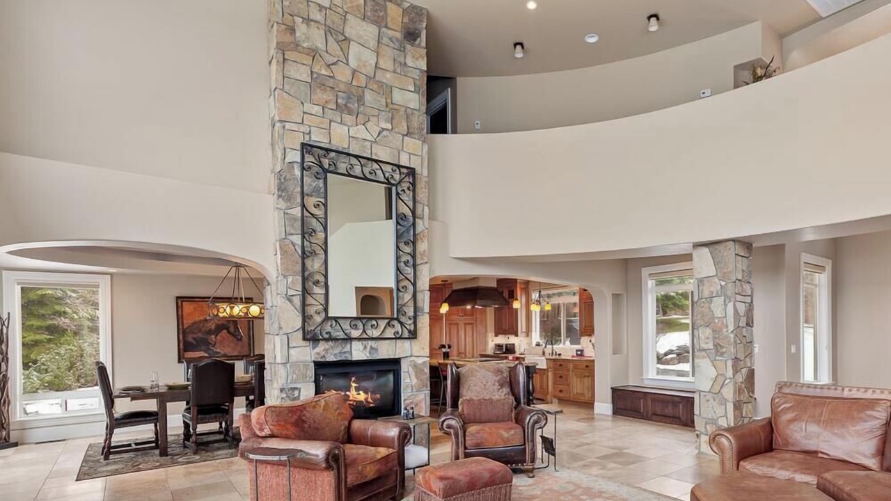 Photo of Livingroom in Harrison