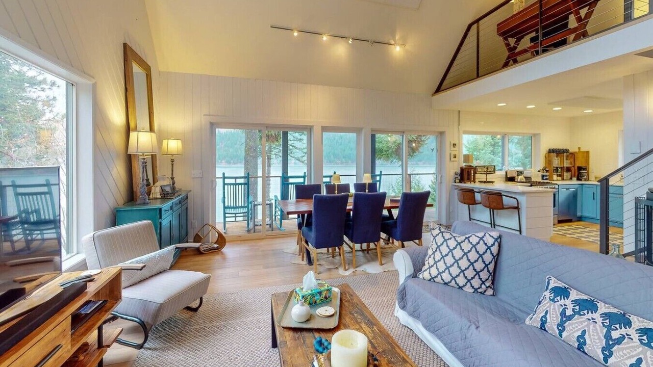 Photo of Livingroom in Enterprise