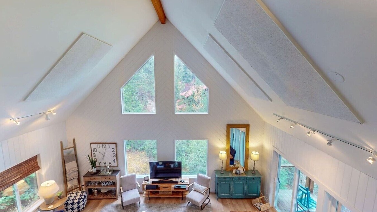 Photo of Livingroom in Enterprise
