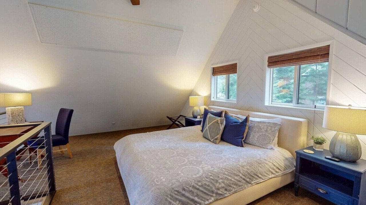Photo of Bedroom in Enterprise