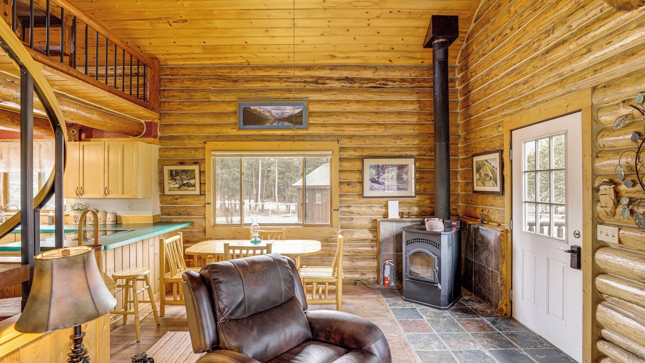 Photo of Livingroom in Eureka