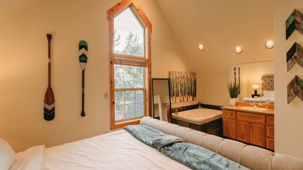 Photo of Bedroom in Klamath Falls