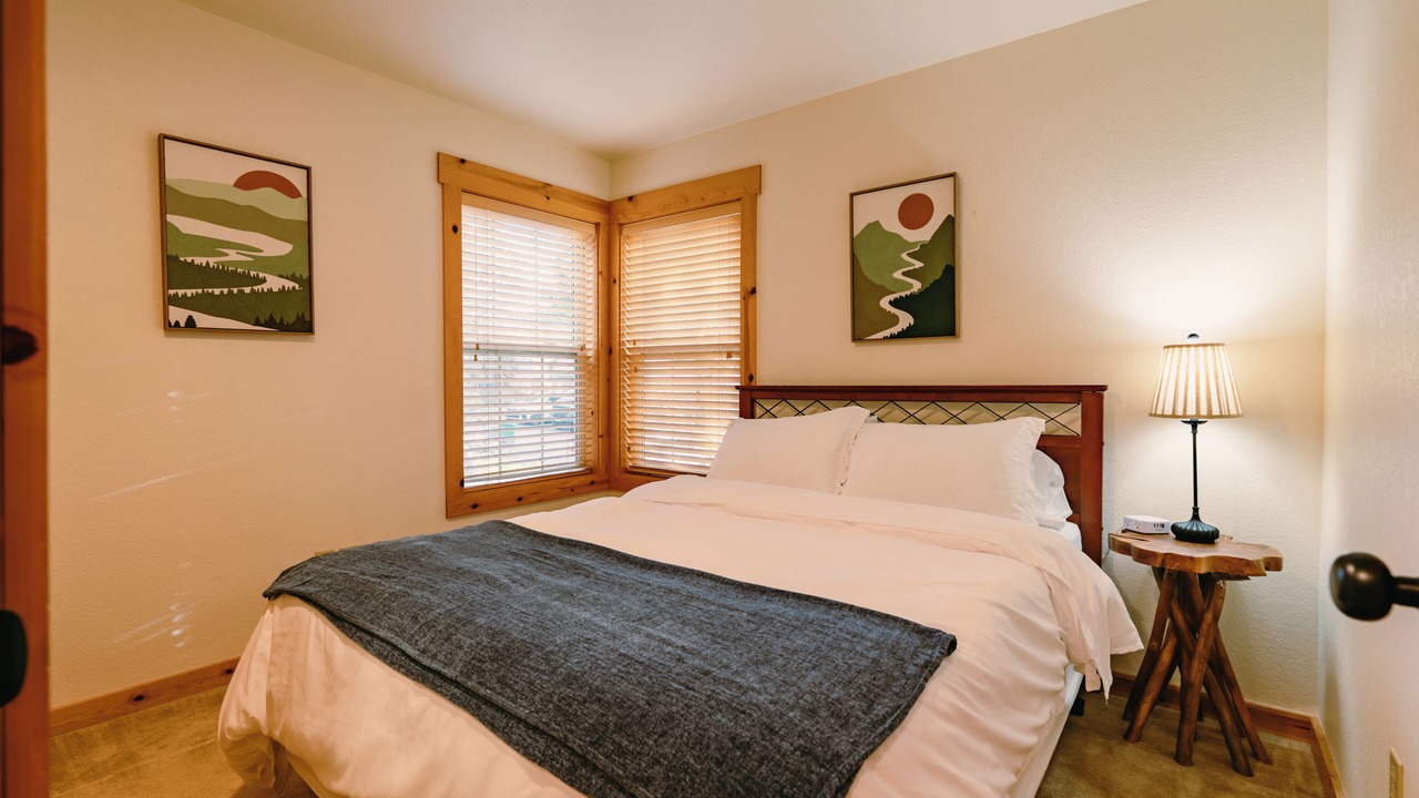 Photo of Bedroom in Klamath Falls