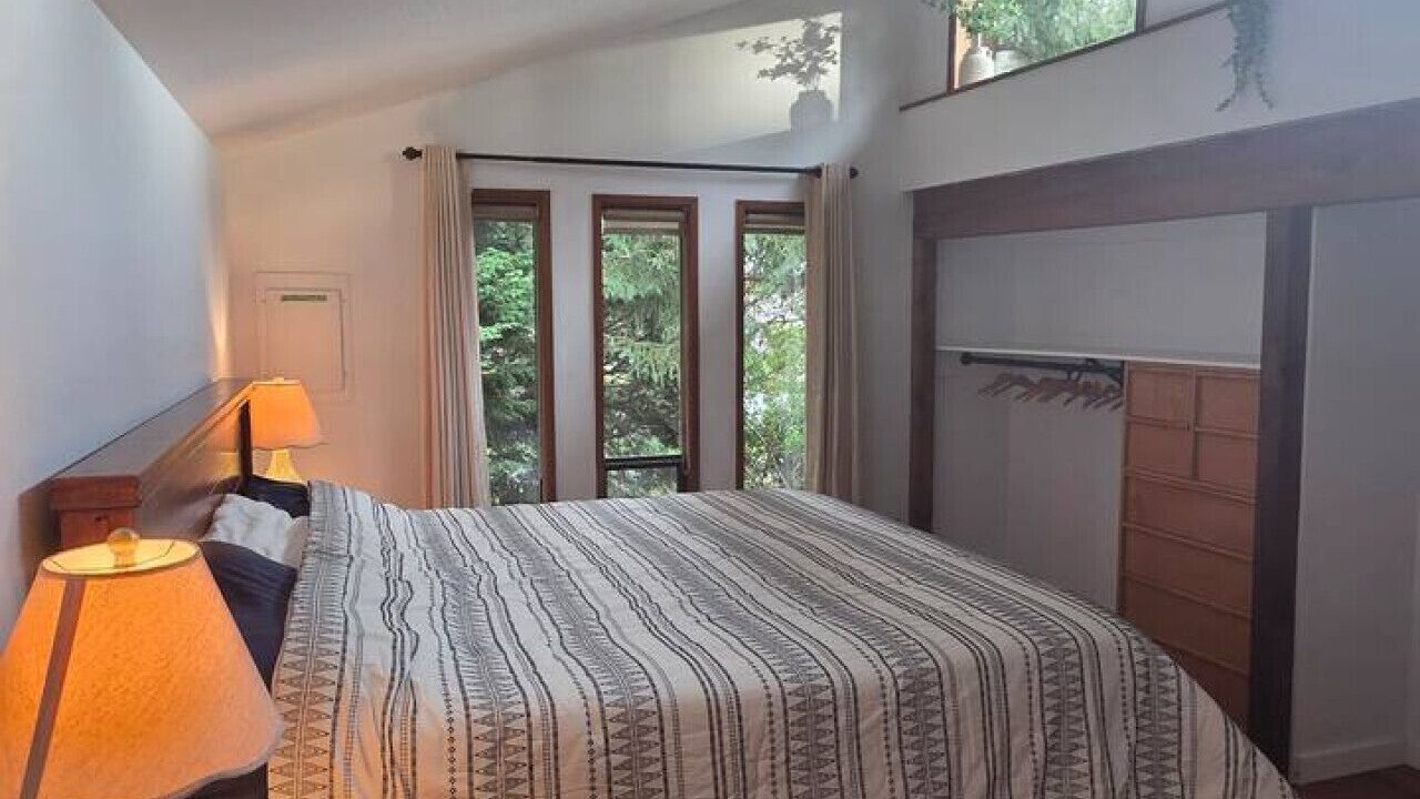 Photo of Bedroom in Point Roberts