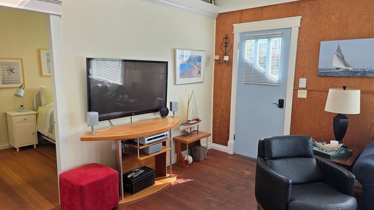 Photo of Livingroom in Point Roberts