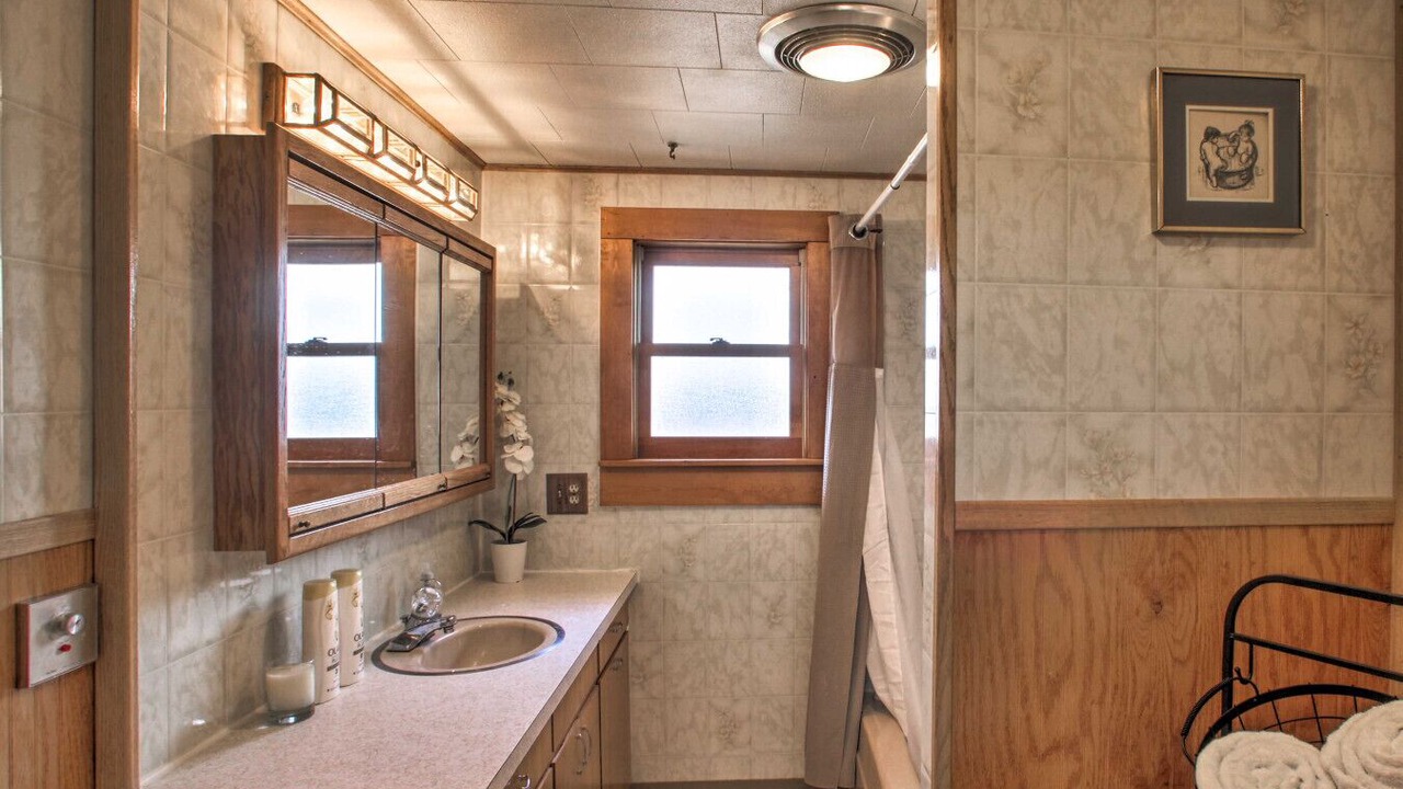 Photo of Bathroom in Diamond Lake