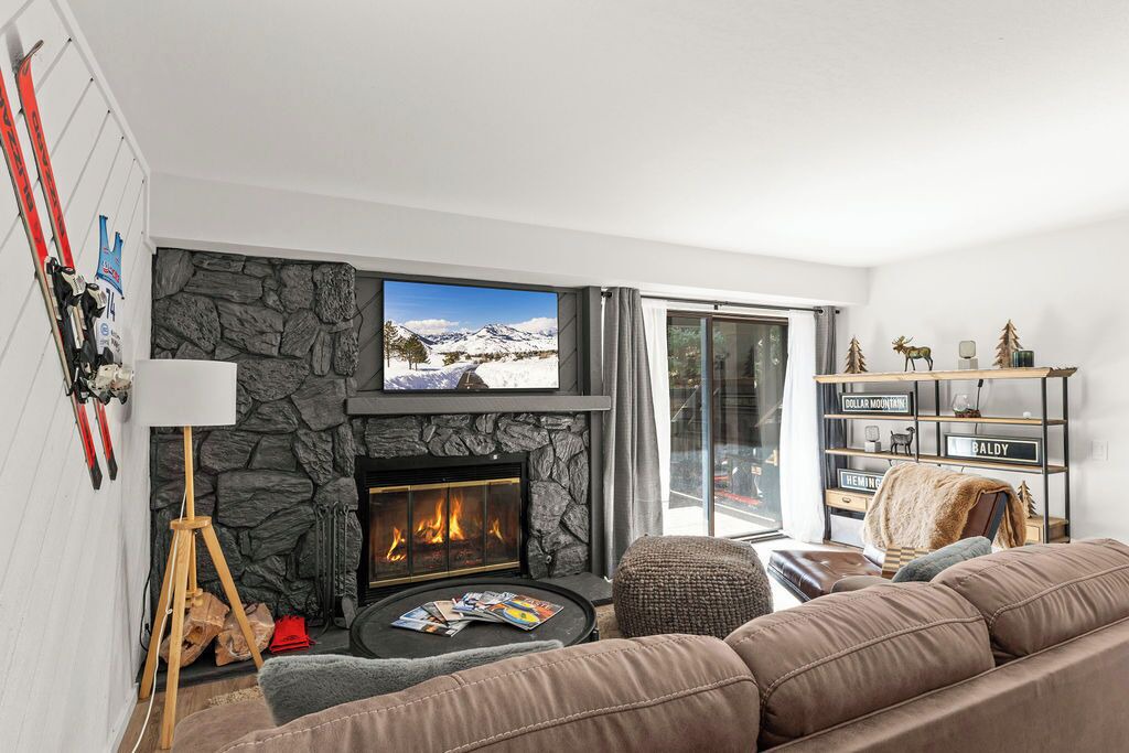 Photo of Livingroom in Elkhorn Village