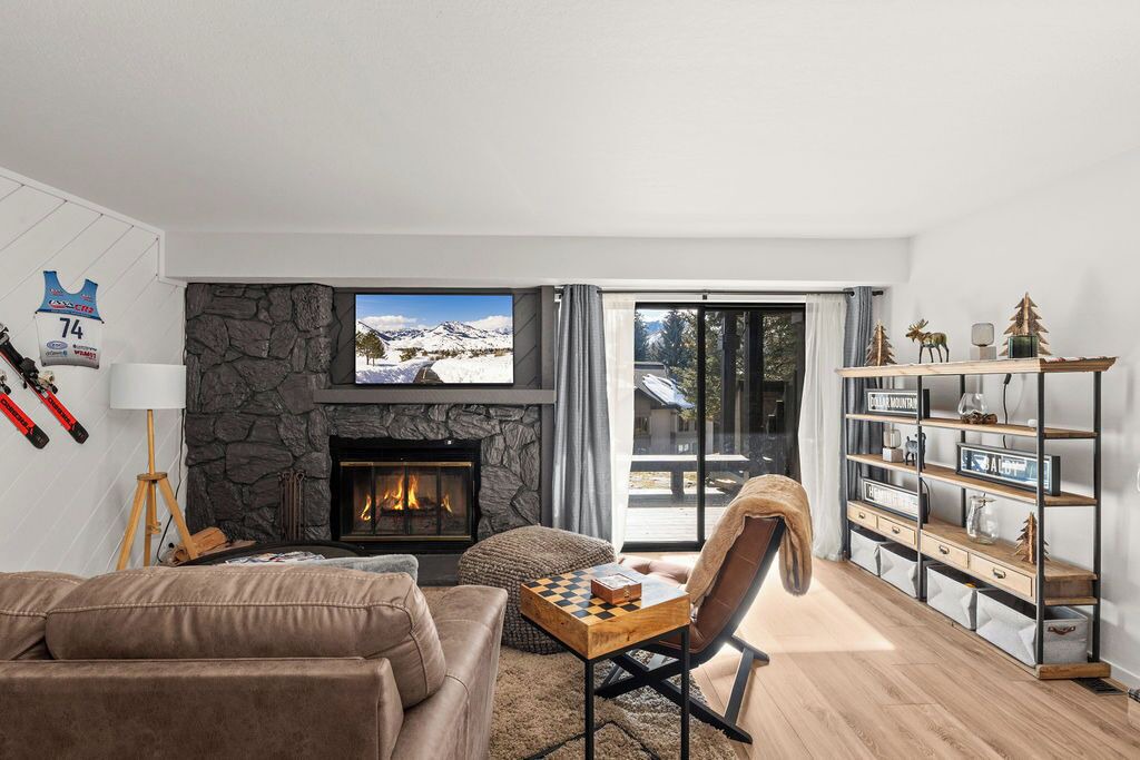 Photo of Livingroom in Elkhorn Village