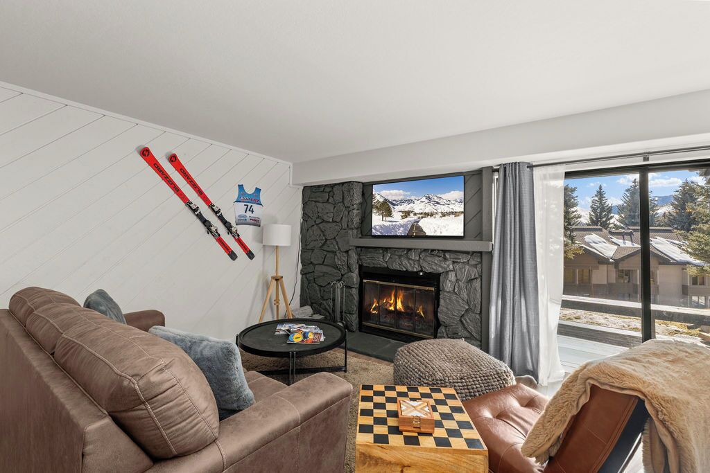 Photo of Livingroom in Elkhorn Village