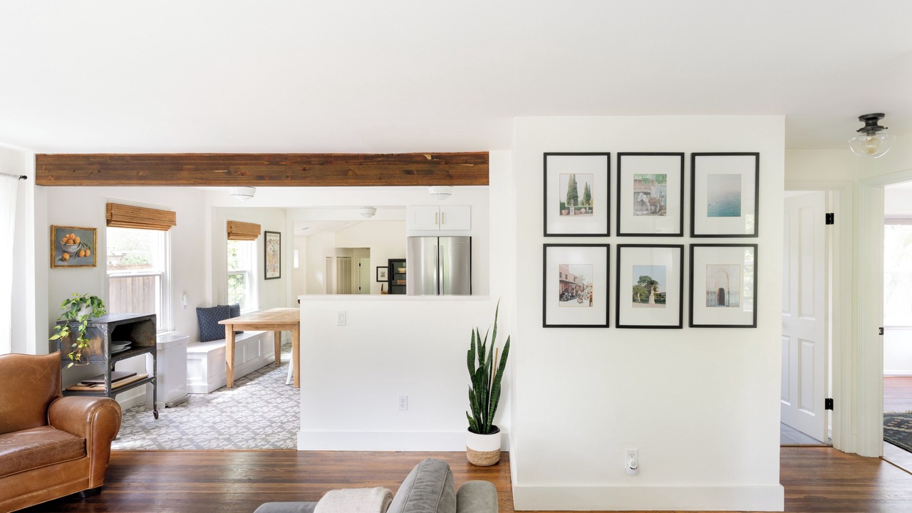 Photo of Livingroom in Genesee