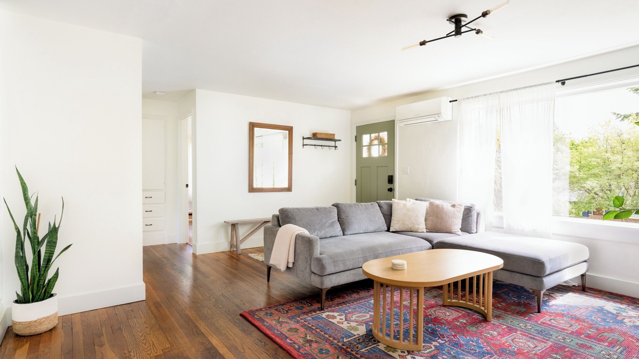 Photo of Livingroom in Genesee