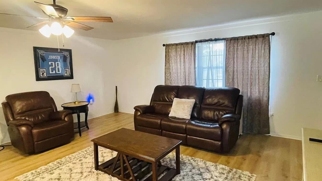 Photo of Livingroom in Oakland