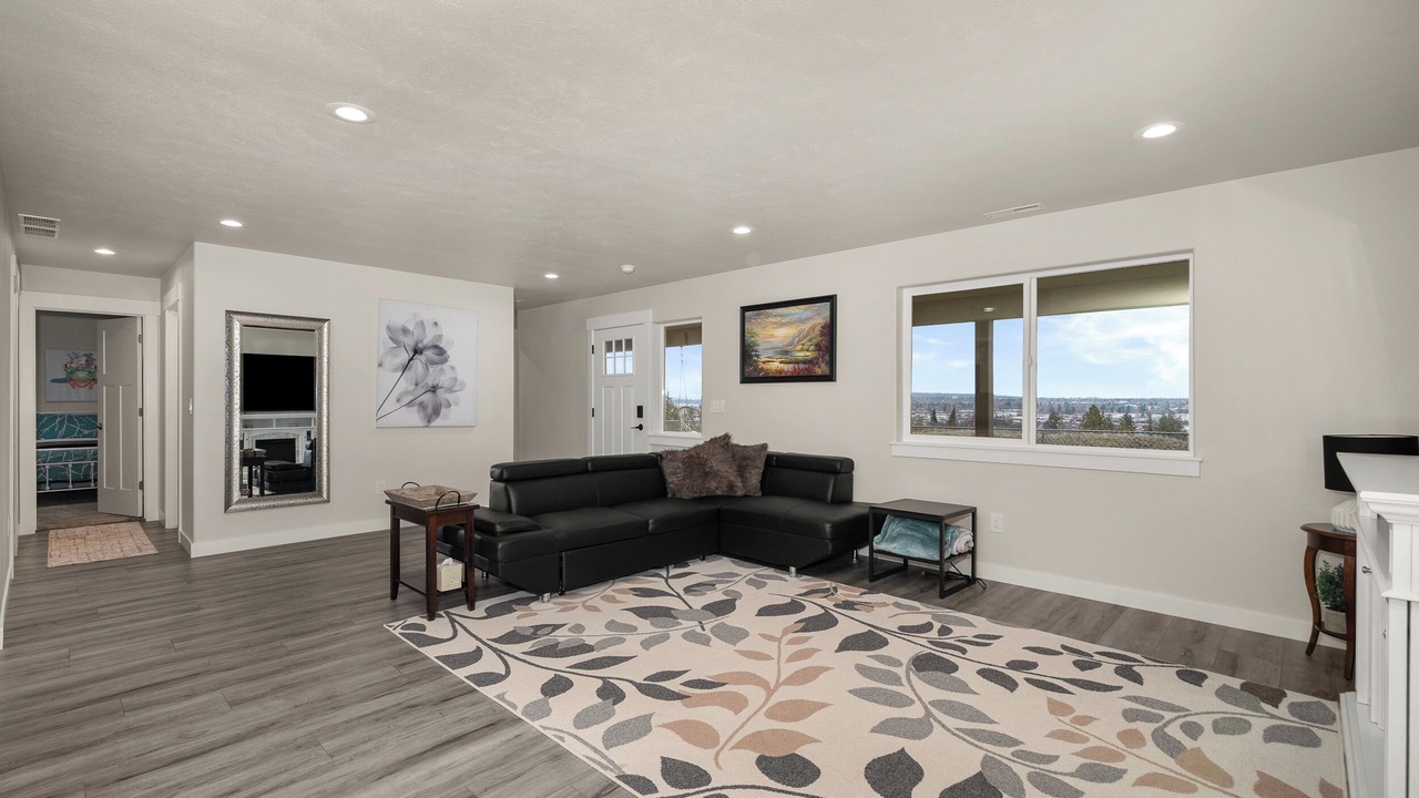 Photo of Livingroom in East Central