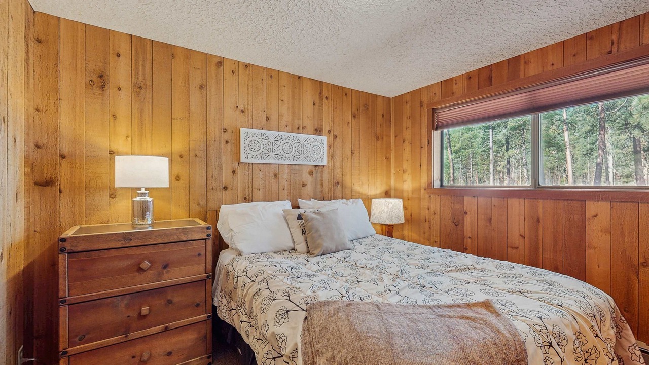 Photo of Bedroom in Black Butte Ranch