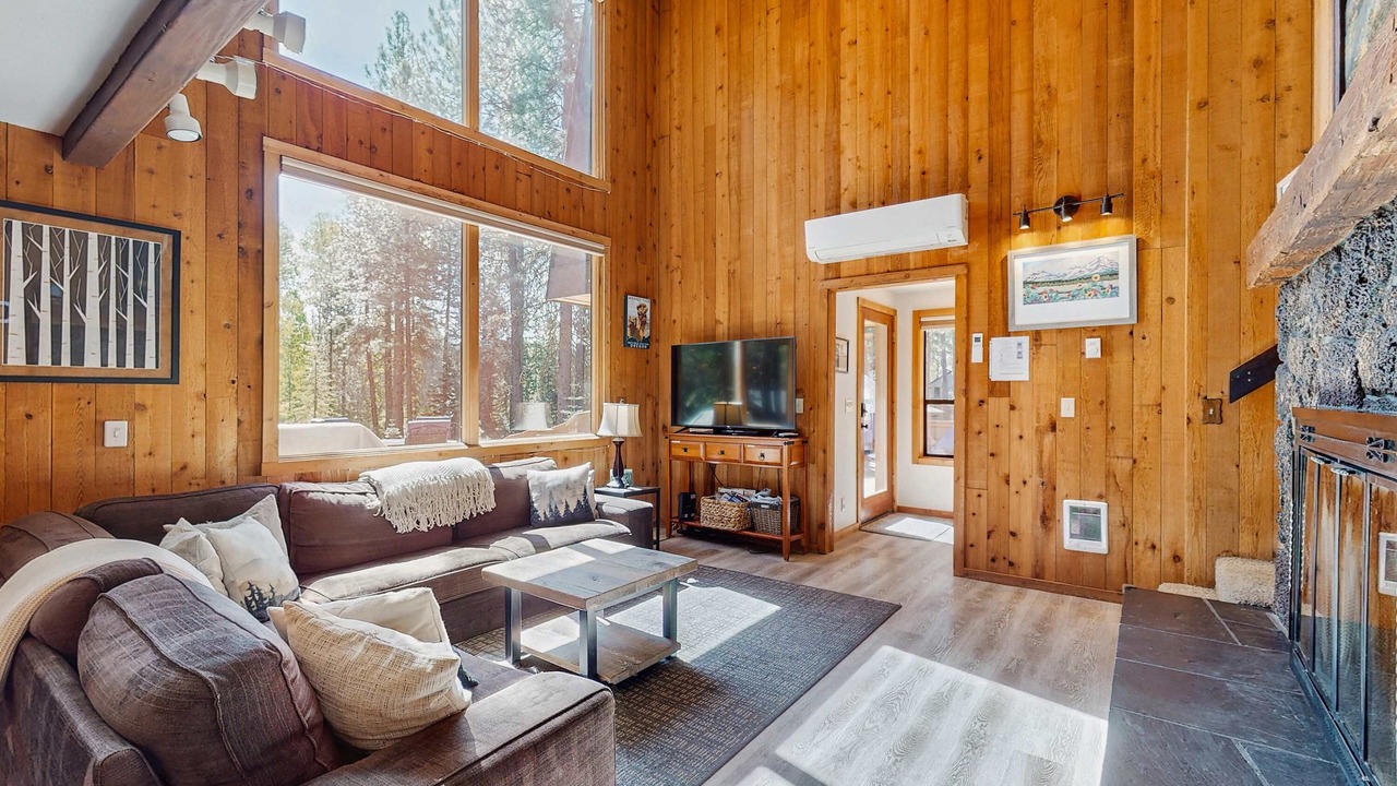 Photo of Livingroom in Black Butte Ranch