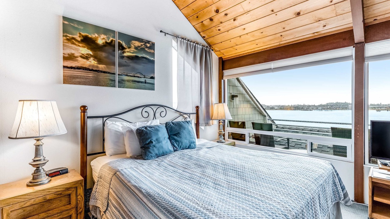 Photo of Bedroom in Historic Bayfront