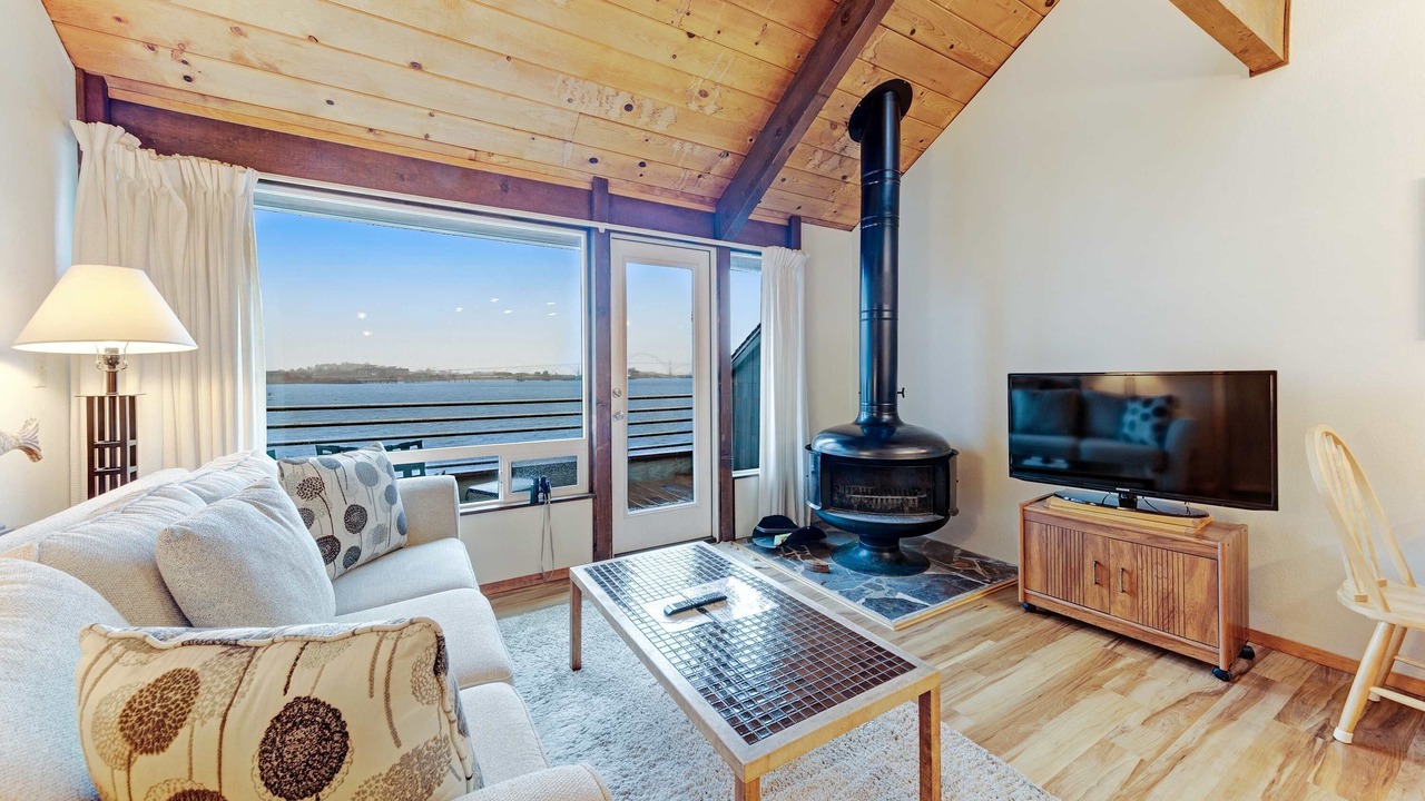 Photo of Livingroom in Historic Bayfront