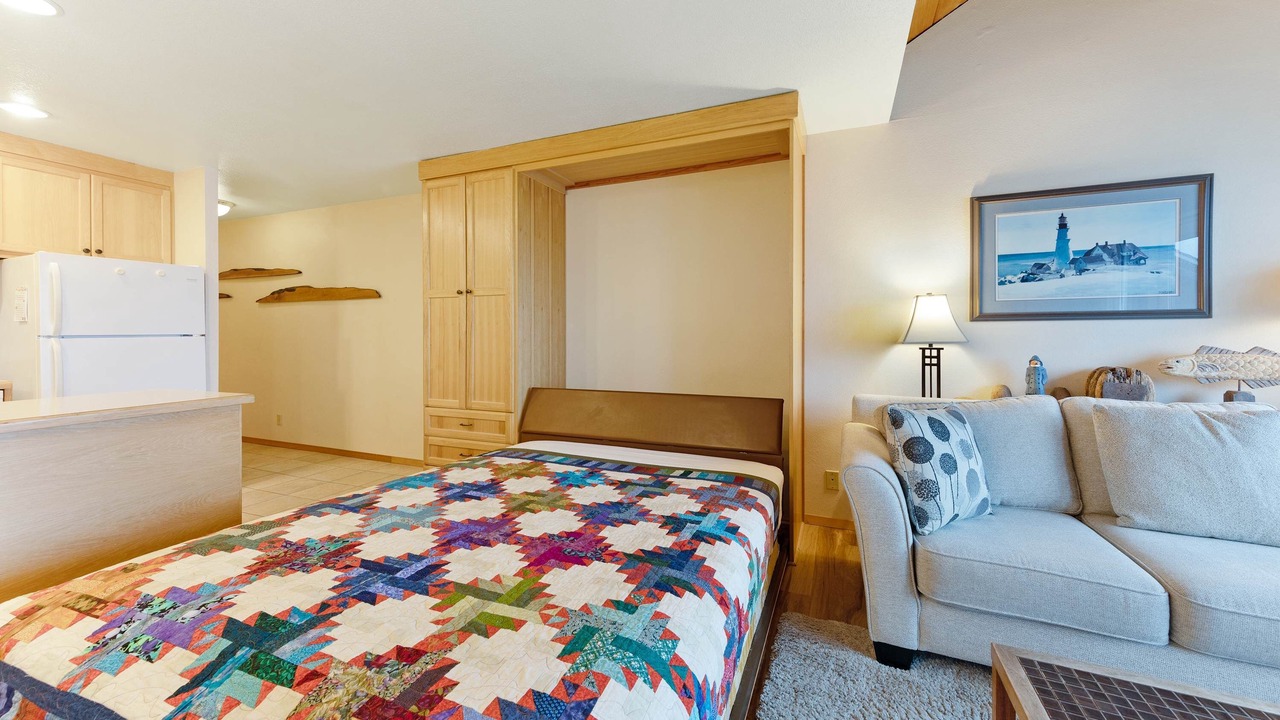 Photo of Bedroom in Historic Bayfront