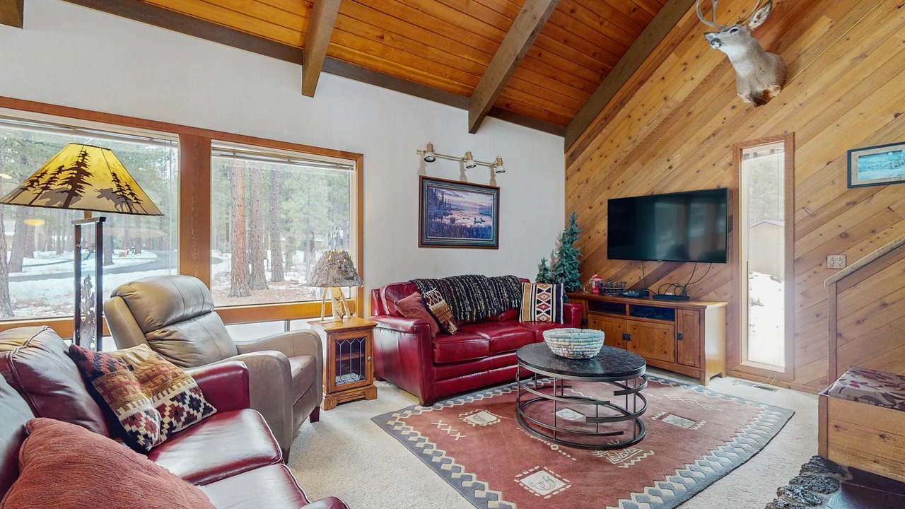 Photo of Livingroom in Black Butte Ranch