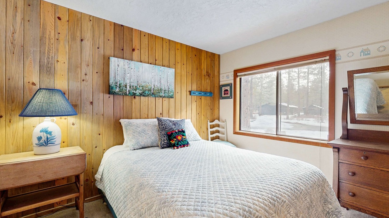 Photo of Bedroom in Black Butte Ranch