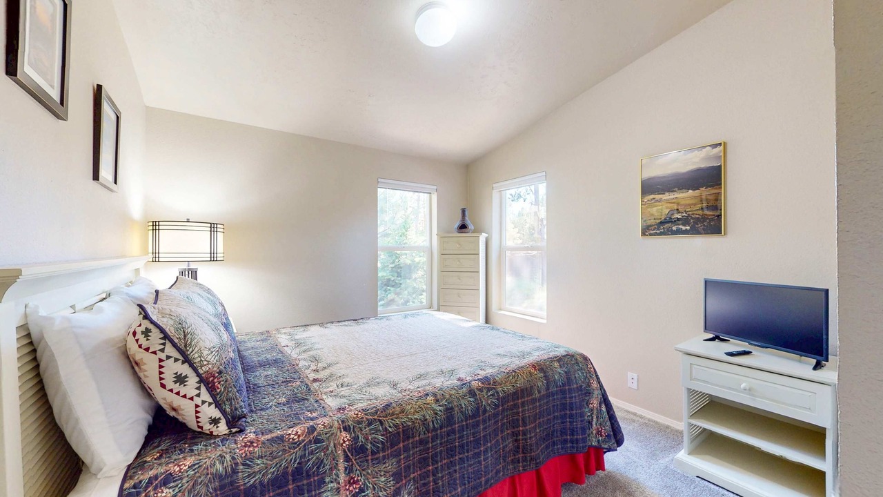 Photo of Bedroom in Three Rivers