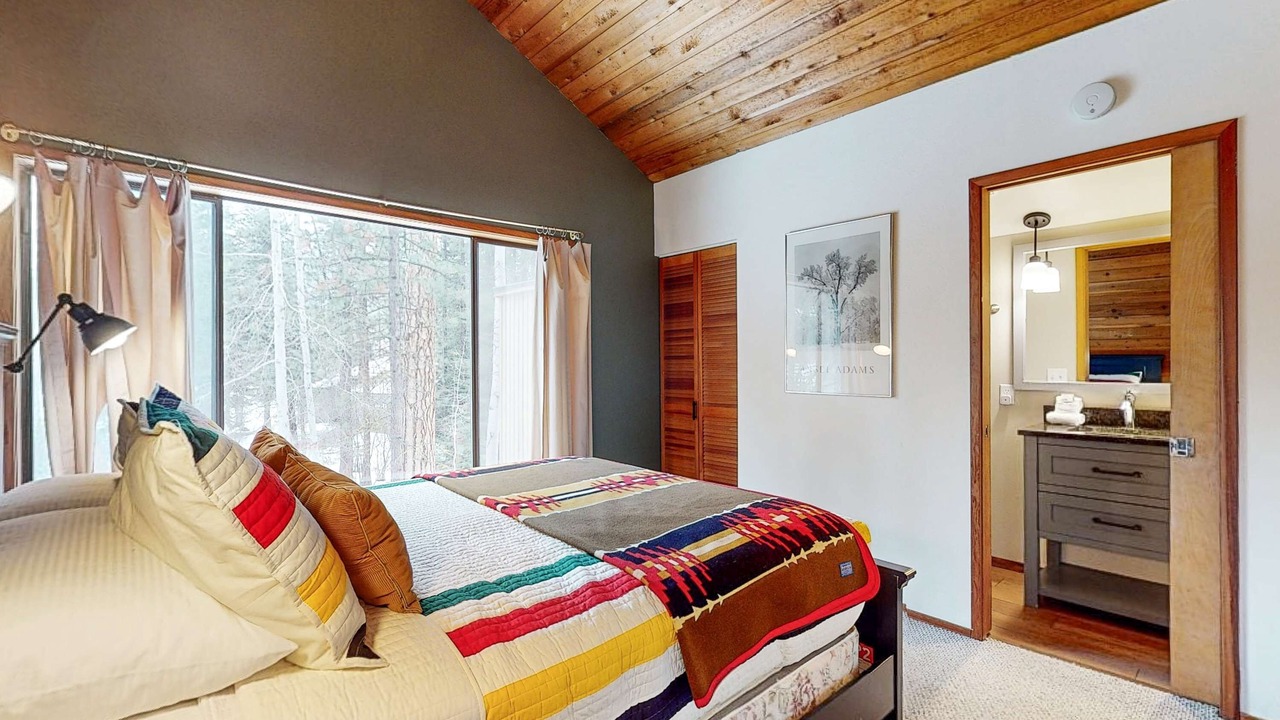 Photo of Bedroom in Black Butte Ranch