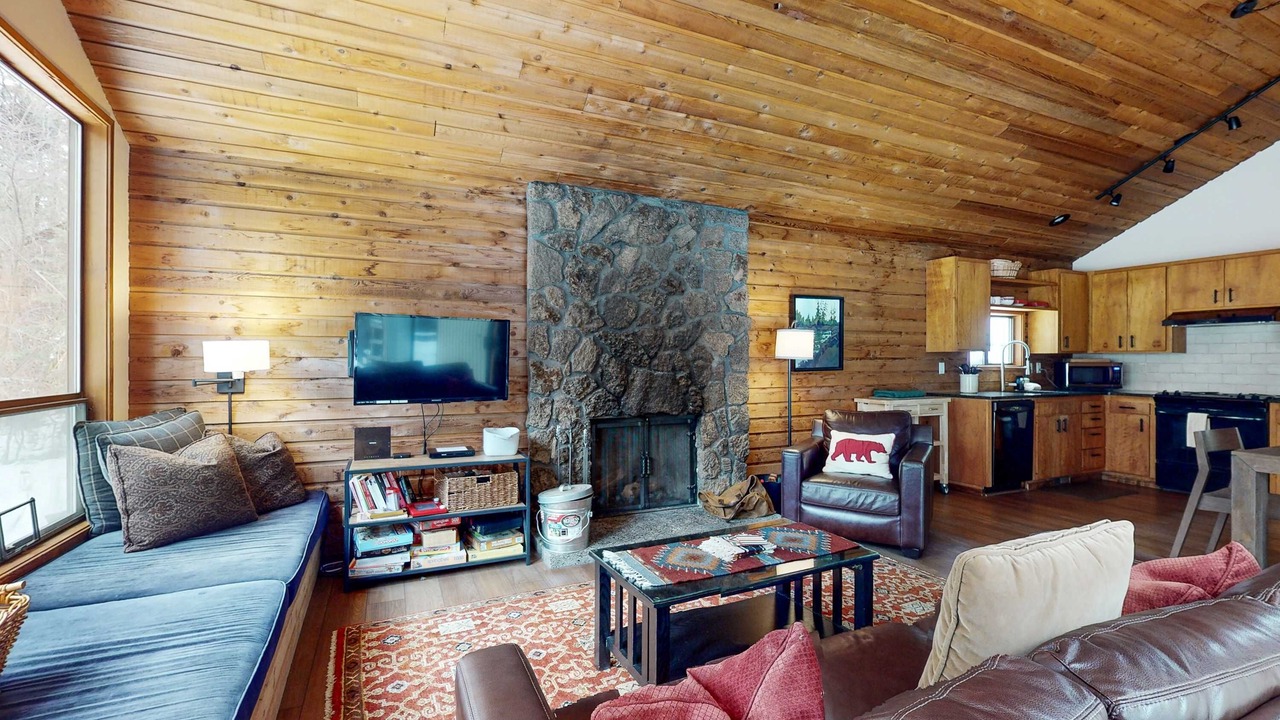 Photo of Livingroom in Black Butte Ranch