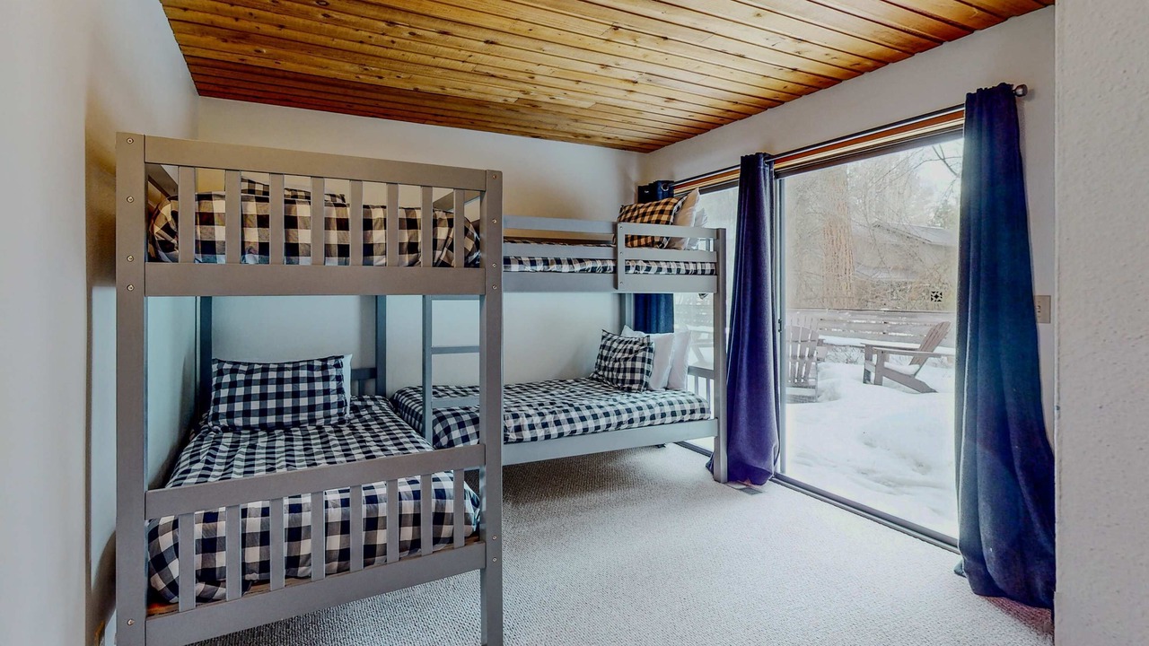 Photo of Bedroom in Black Butte Ranch