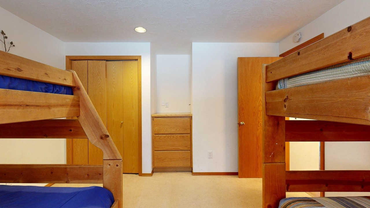 Photo of Bedroom in Overlook Park