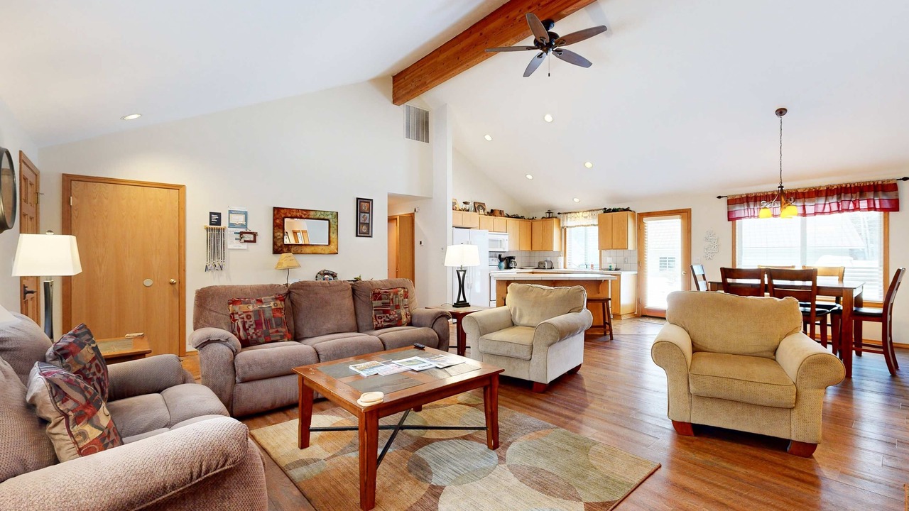 Photo of Livingroom in Overlook Park
