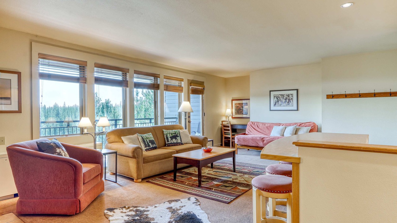 Photo of Livingroom in Bend