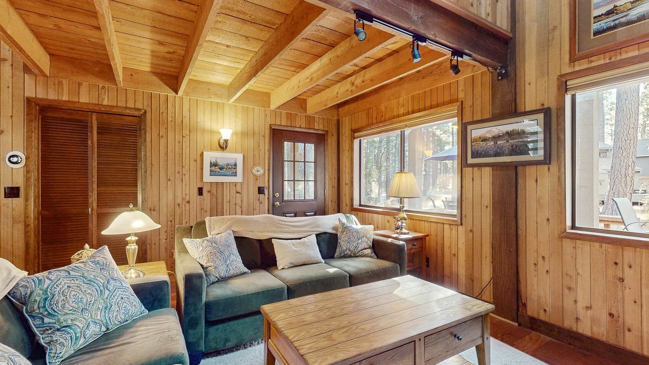 Photo of Livingroom in Black Butte Ranch