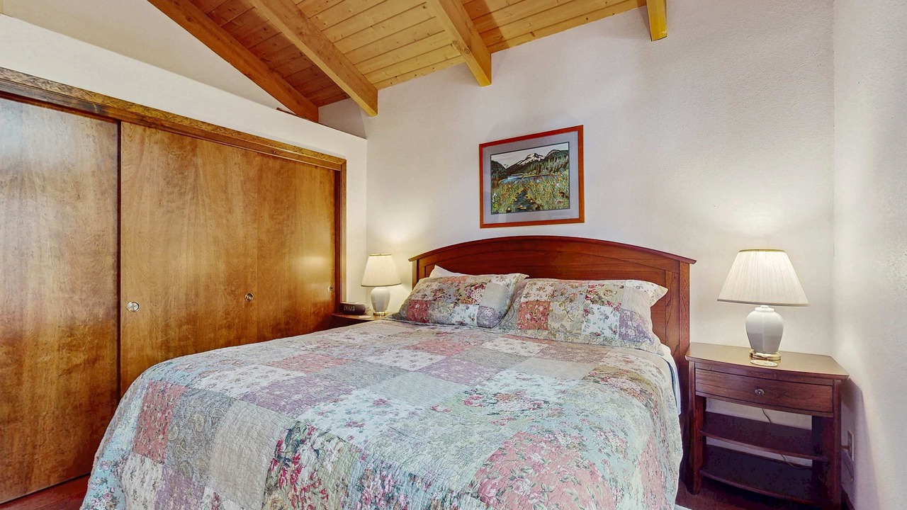 Photo of Bedroom in Black Butte Ranch