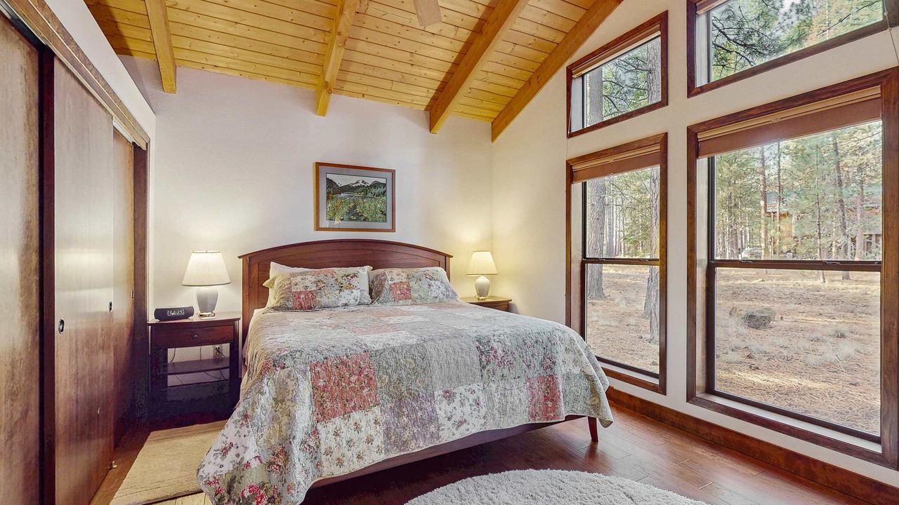 Photo of Bedroom in Black Butte Ranch