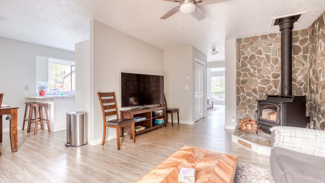 Photo of Livingroom in Mount Hood Village
