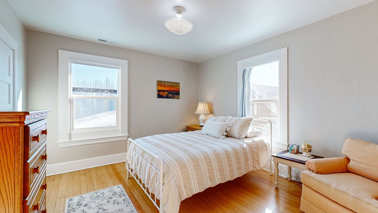 Photo of Bedroom in Mosier