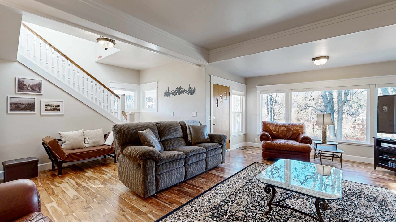 Photo of Livingroom in Mosier