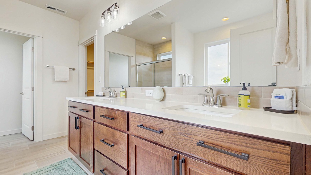 Photo of Bathroom in Sisters