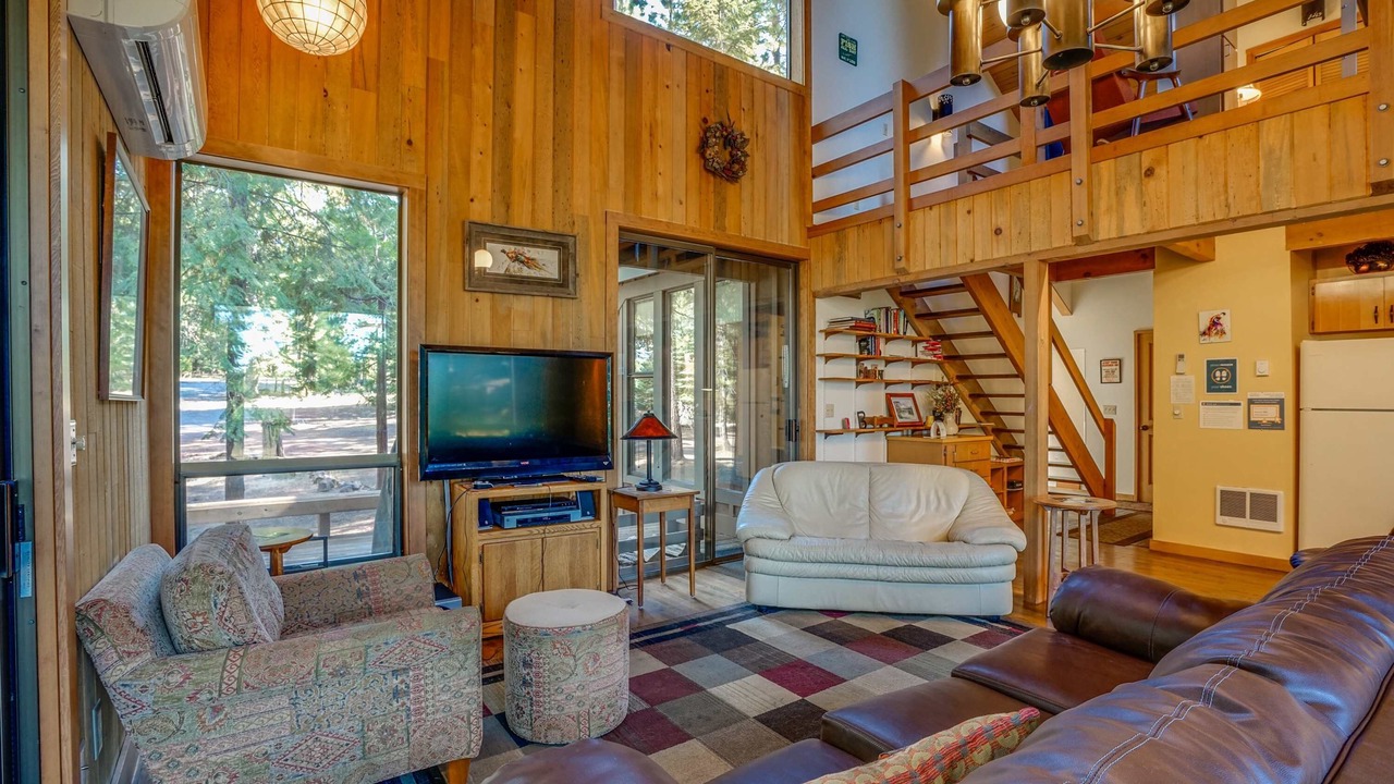 Photo of Livingroom in Black Butte Ranch