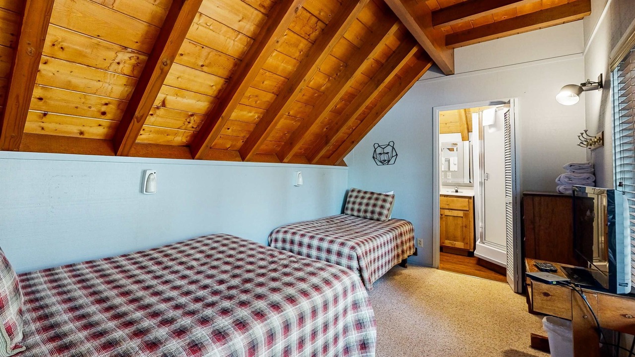 Photo of Bedroom in Sunriver